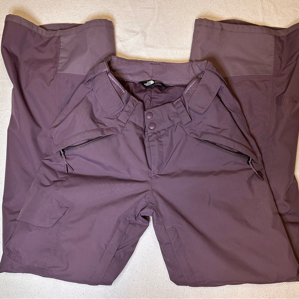 The North Face Women’s Freedom Insulated Ski/Snow pants - Picture 6 of 10